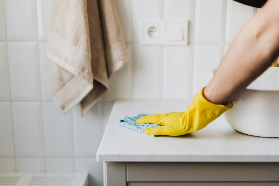 how to clean mold in shower